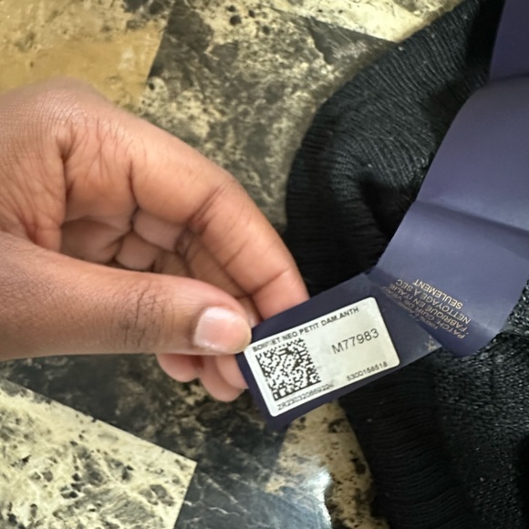 Louis Vuitton Beanie - Picture 5 of 5